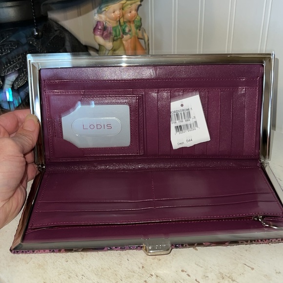 NWT LODIS snake embossed leather fully framed clutch wallet - Picture 5 of 10